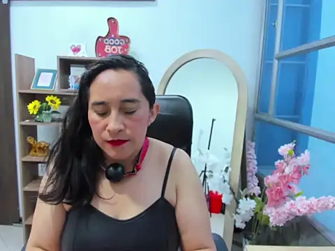 LeilaSmith  online show from September 23, 1:29 pm