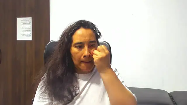 LeilaSmith  online show from March 20, 11:22 am