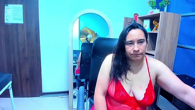 Snapshot of LeilaSmith_ chatting on June 16, 10:59 am LeilaSmith online show from June 16, 10:59 am