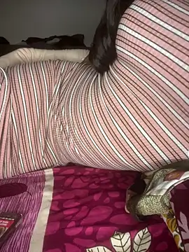 pranjal00000 online show from November 26, 9:37 pm