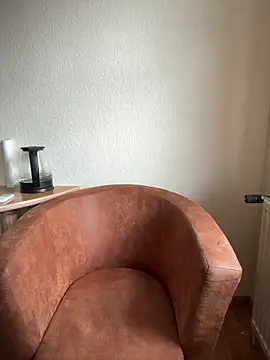 bisexevaa online show from April 15, 7:25 am