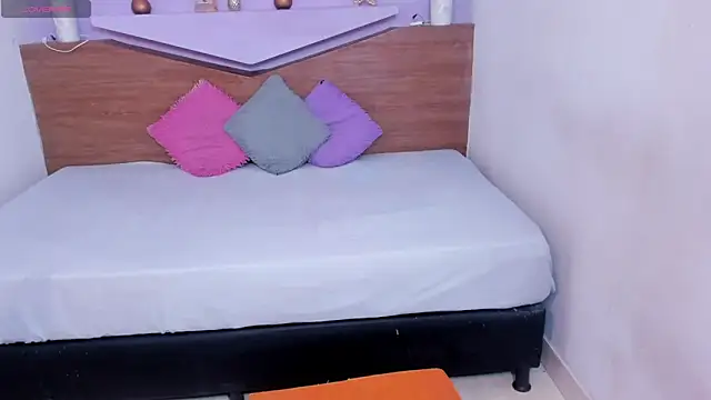 BiancaEmber9 online show from October 2, 11:57 am