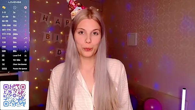 Snapshot of Larileya chatting on October 10, 5:58 pm Larileya online show from October 10, 5:58 pm
