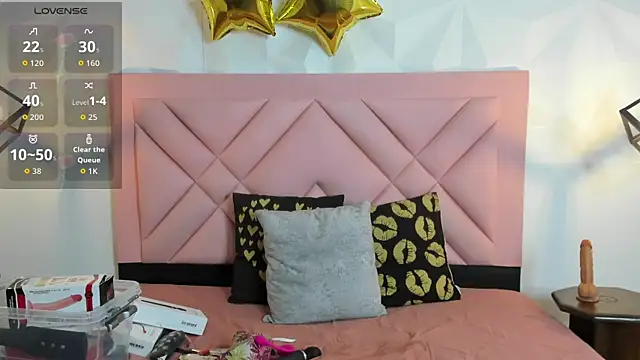 Snapshot of Caroline_daring chatting on July 11, 12:16 pm Caroline daring online show from July 11, 12:16 pm