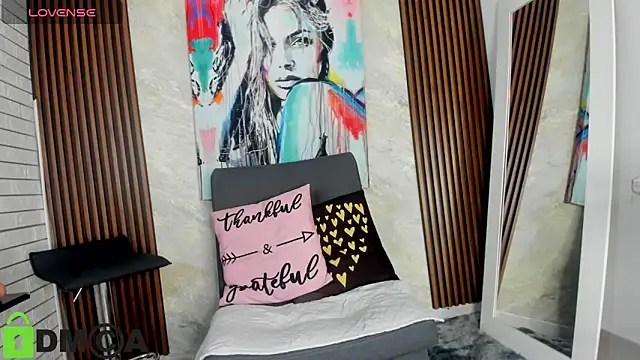 Caroline daring online show from November 12, 2:10 pm