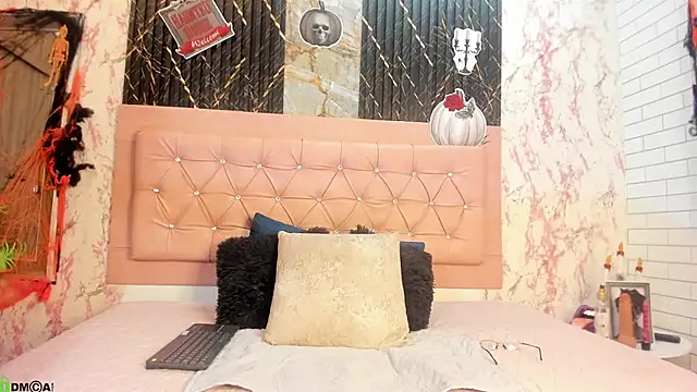 Caroline daring online show from October 21, 2:38 pm