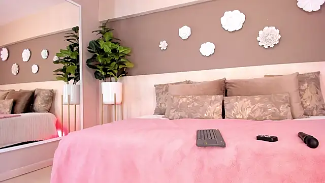 VictoriaShelby online show from February 14, 12:27 pm