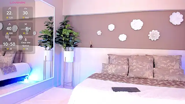 VictoriaShelby online show from October 11, 11:55 am