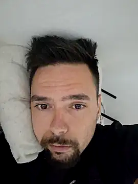 Snapshot of Arthur_Rj_21 chatting on October 29, 10:52 pm Arthur Rj 21 online show from October 29, 10:52 pm