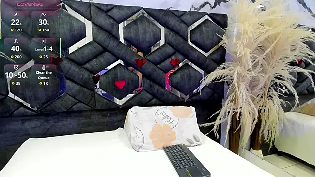 Amy Dowson online show from October 15, 2:25 pm