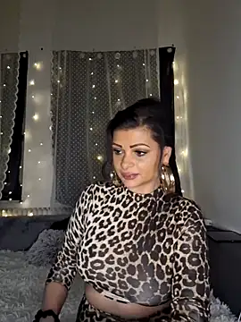 Snapshot of Pillango1212 chatting on February 3, 4:12 pm Pillango1212 online show from February 3, 4:12 pm