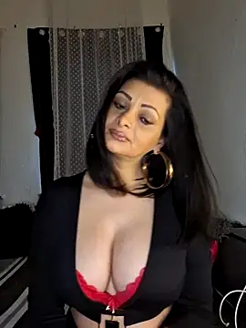 Snapshot of Pillango1212 chatting on January 9, 2:24 pm Pillango1212 online show from January 9, 2:24 pm