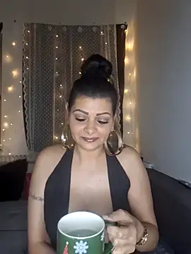 Snapshot of Pillango1212 chatting on January 31, 7:12 pm Pillango1212 online show from January 31, 7:12 pm