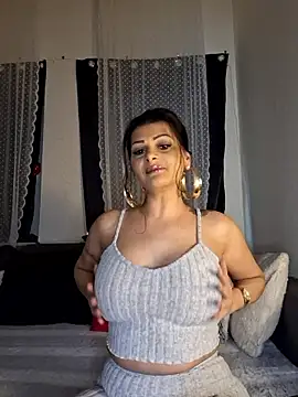 Snapshot of Pillango1212 chatting on January 12, 12:01 pm Pillango1212 online show from January 12, 12:01 pm