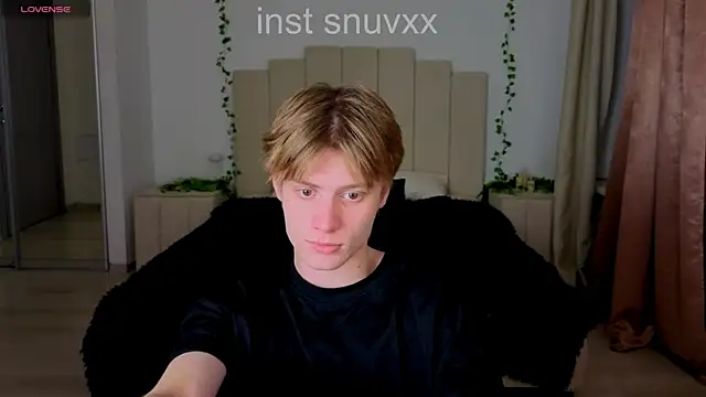 Snapshot of LouieEvans chatting on October 29, 9:25 pm LouieEvans online show from October 29, 9:25 pm