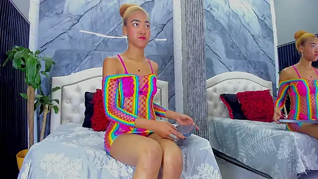 Snapshot of Alisha_Ebonyy chatting on November 29, 11:32 am Alisha Ebonyy online show from November 29, 11:32 am