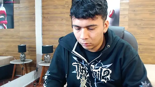 Snapshot of titanxero chatting on November 22, 1:32 pm titanxero online show from November 22, 1:32 pm