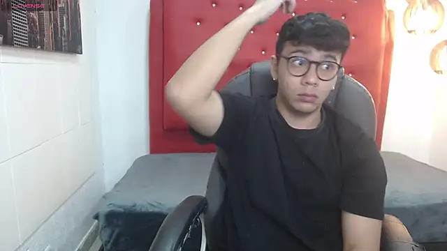 Snapshot of titanxero chatting on October 24, 12:04 pm titanxero online show from October 24, 12:04 pm