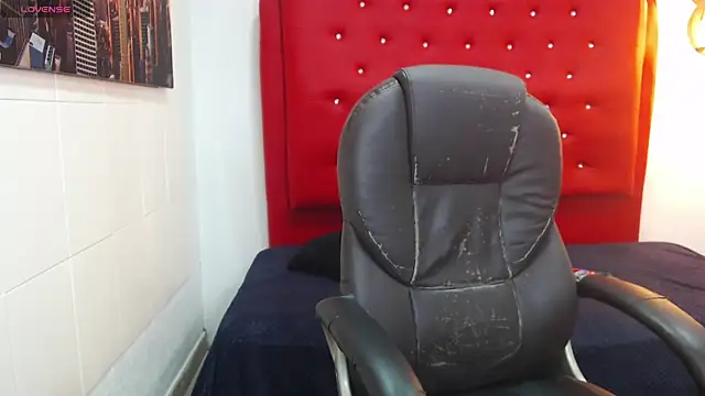 Snapshot of titanxero chatting on November 7, 7:07 pm titanxero online show from November 7, 7:07 pm