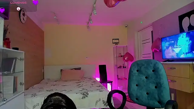 dark summer online show from March 24, 7:58 pm