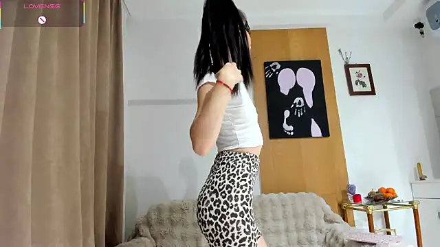 dark summer online show from December 18, 2:43 pm