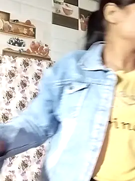 Snapshot of Hot-Pooja25 chatting on February 9, 3:43 pm Hot-Pooja25 online show from February 9, 3:43 pm