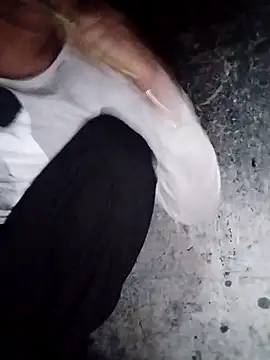 Snapshot of Hot-Pooja25 chatting on February 8, 1:03 am Hot-Pooja25 online show from February 8, 1:03 am