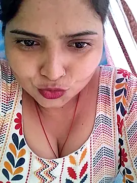 Snapshot of Hot-Pooja25 chatting on February 6, 4:30 am Hot-Pooja25 online show from February 6, 4:30 am