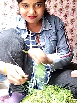 Snapshot of Hot-Pooja25 chatting on February 2, 5:28 am Hot-Pooja25 online show from February 2, 5:28 am