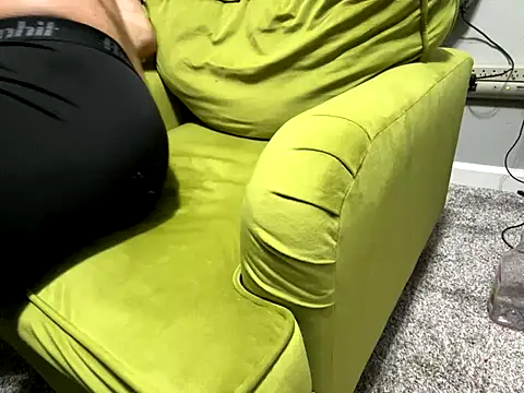 Mickelangello75 online show from October 29, 1:10 pm