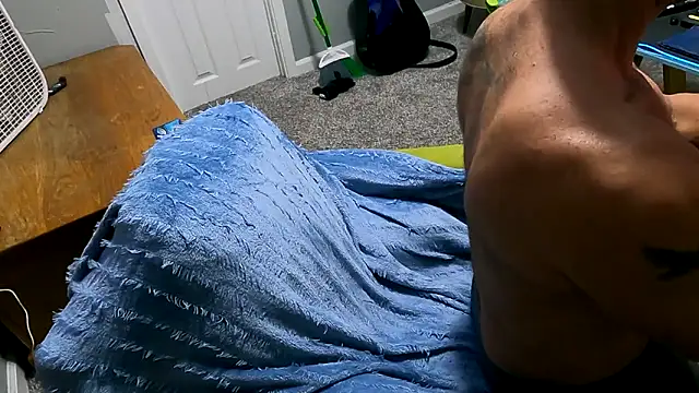 Mickelangello75 online show from November 2, 5:56 am