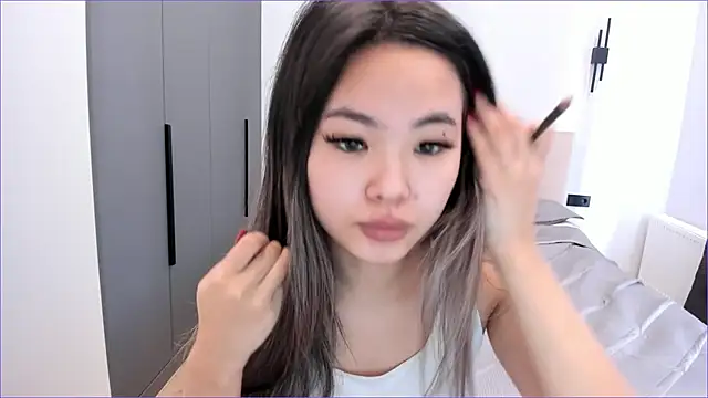 Snapshot of Maakimita chatting on October 16, 7:27 am Maakimita online show from October 16, 7:27 am
