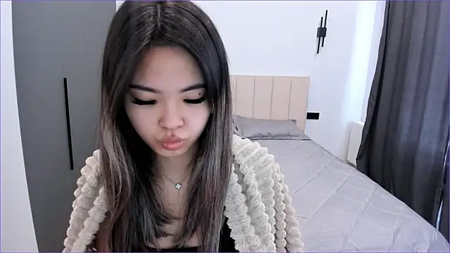 Snapshot of Maakimita chatting on October 1, 7:24 am Maakimita online show from October 1, 7:24 am