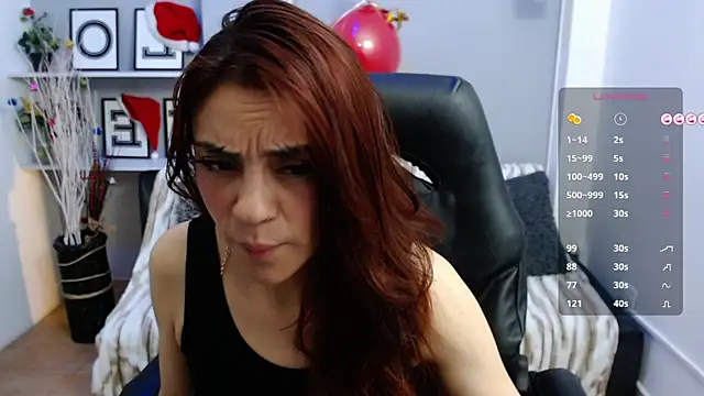 KendallWood  online show from December 20, 9:17 pm