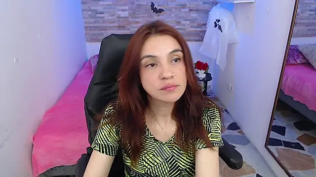 KendallWood  online show from October 31, 2:02 pm