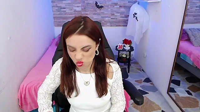 KendallWood  online show from October 27, 8:21 pm