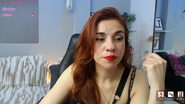 KendallWood  online show from May 28, 8:37 pm