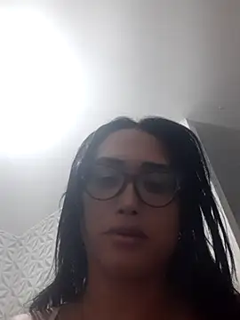 Snapshot of romerasexy chatting on November 10, 5:34 am romerasexy online show from November 10, 5:34 am