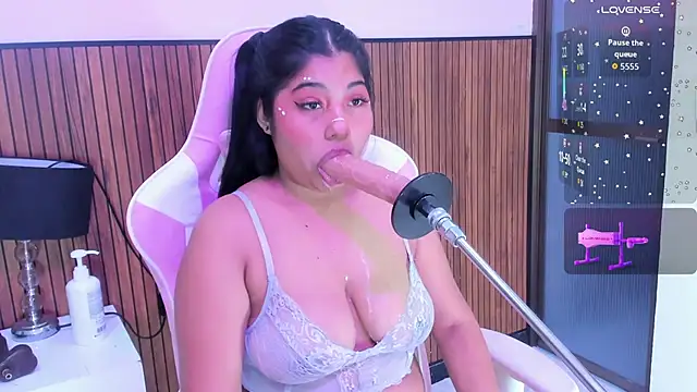 Snapshot of mysticlatina1 chatting on November 4, 12:09 pm mysticlatina1 online show from November 4, 12:09 pm