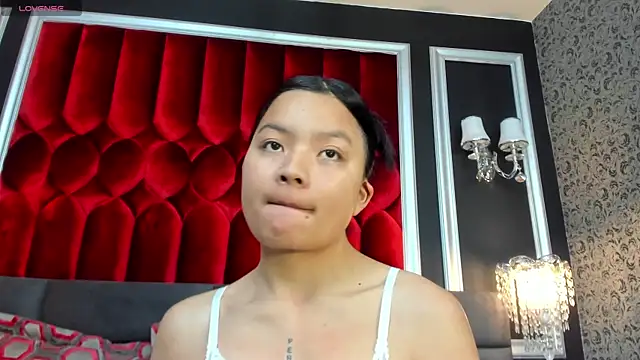 SharonBonet online show from December 17, 11:15 am