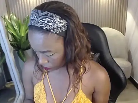 Snapshot of ebony_rose_tf chatting on October 16, 8:50 pm ebony rose tf online show from October 16, 8:50 pm