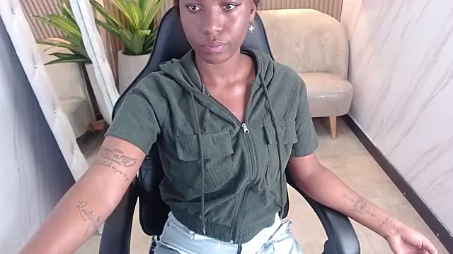 Snapshot of ebony_rose_tf chatting on September 19, 8:24 pm ebony rose tf online show from September 19, 8:24 pm