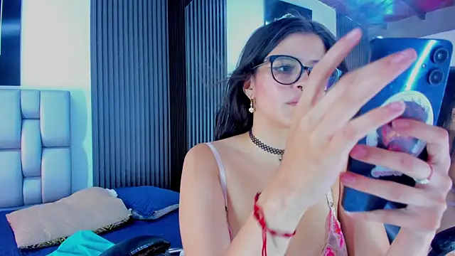 Snapshot of Gia-Malkova chatting on October 7, 8:54 pm Gia-Malkova online show from October 7, 8:54 pm