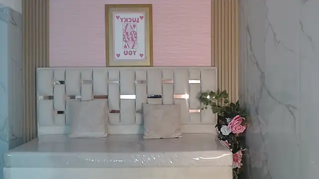 catalina5 s online show from April 11, 3:14 am