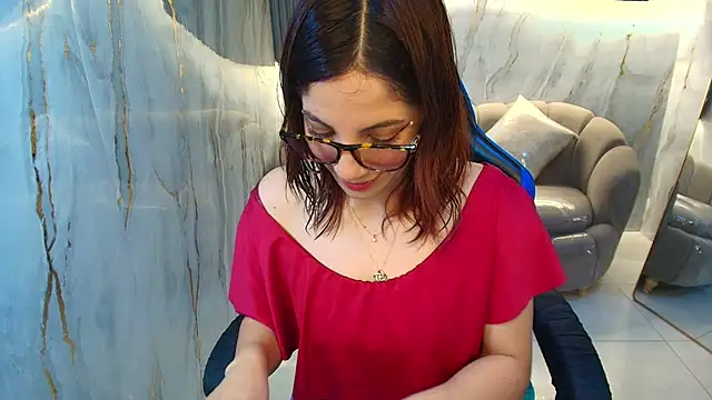 nadia r  online show from June 28, 12:22 pm