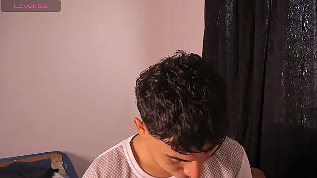 Austin Cardieff  online show from November 4, 8:01 pm