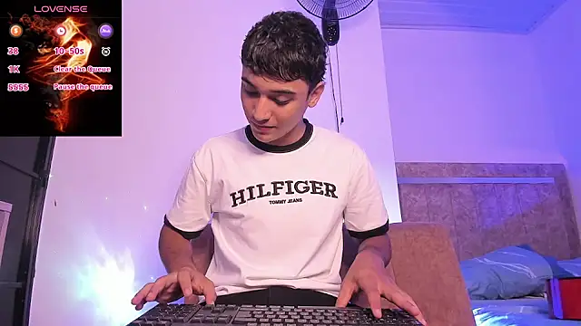 Austin Cardieff  online show from September 14, 2:01 am