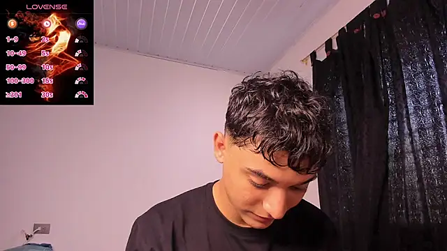 Austin Cardieff  online show from November 3, 7:50 pm