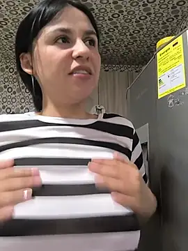 Snapshot of Daniela-rosee chatting on July 15, 2:51 am Daniela-rosee online show from July 15, 2:51 am