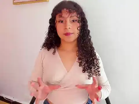 Sofiapassionne online show from November 18, 12:30 pm